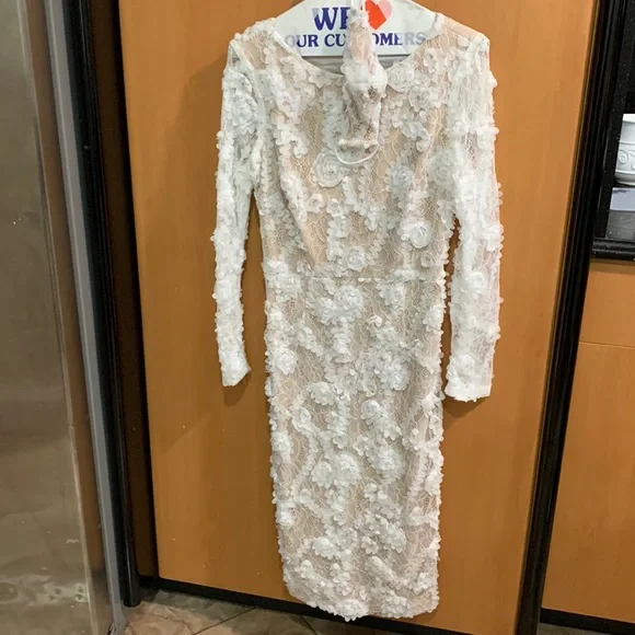 knee length dresses for ladies Scarlet Scalloped Lace Maxi Dress main image 0